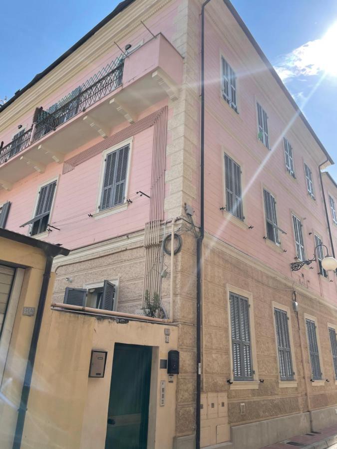 Appartamento Stella Marina In Pieno Centro Di Pietra Ligure Sulla Passeggiata E A Un Passo Dal Mare Exteriér fotografie