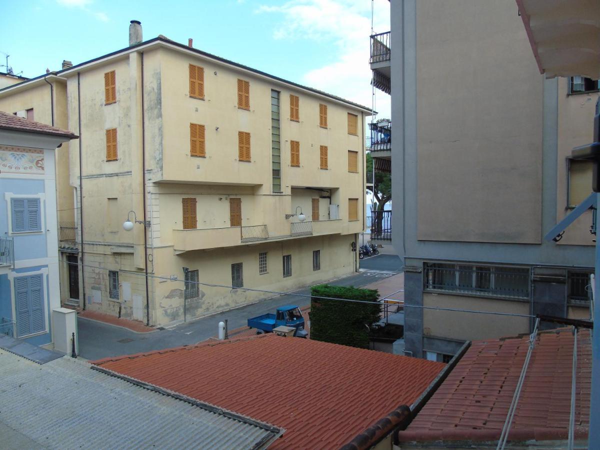 Appartamento Stella Marina In Pieno Centro Di Pietra Ligure Sulla Passeggiata E A Un Passo Dal Mare Exteriér fotografie